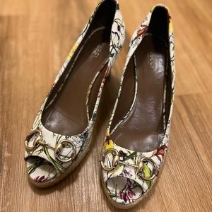 Gucci infinity Floral Horsebit size 40 *read the description*